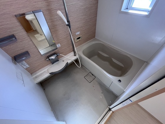 バス・シャワールーム　※別部屋の写真です