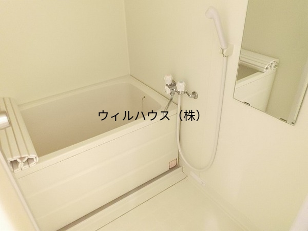 バス・シャワールーム　キレイにリフォームされています！