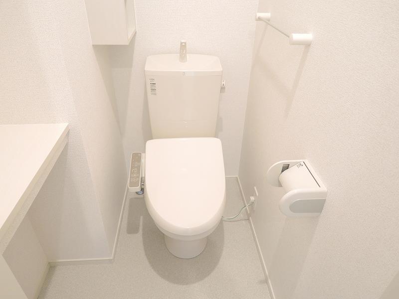 トイレ　温水洗浄便座