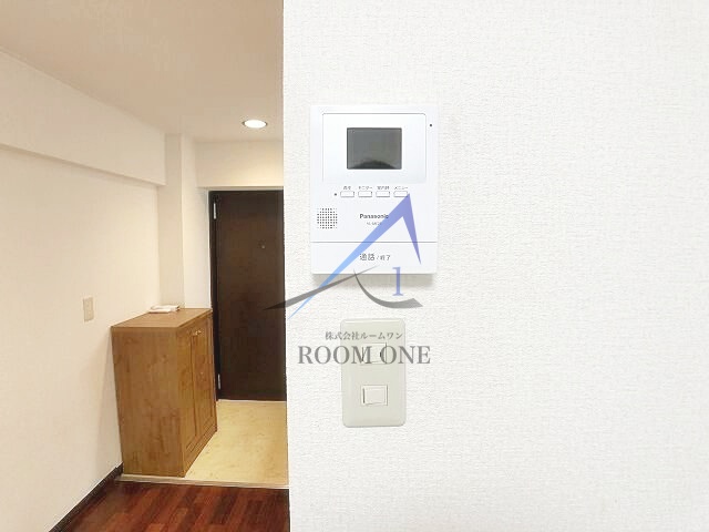 セキュリティ　モニター付きインターホンです。