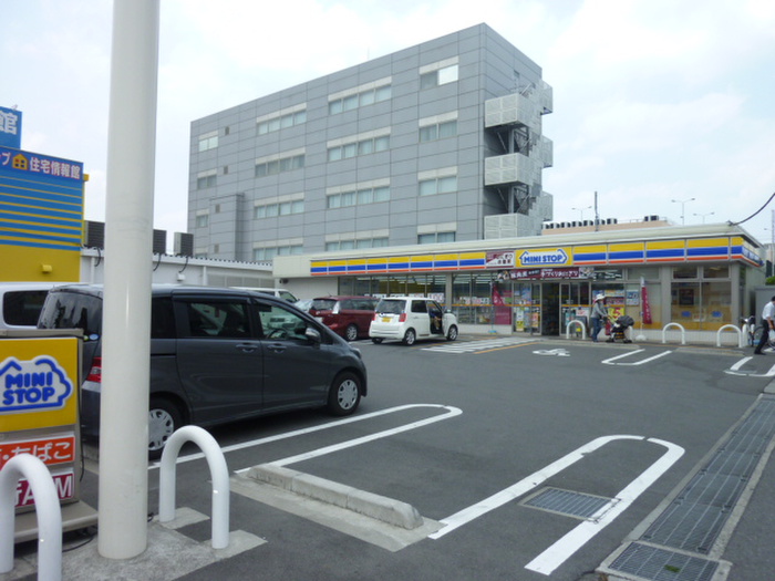 コンビニ　ミニストップ町田街道旭町店（コンビニ）まで599m