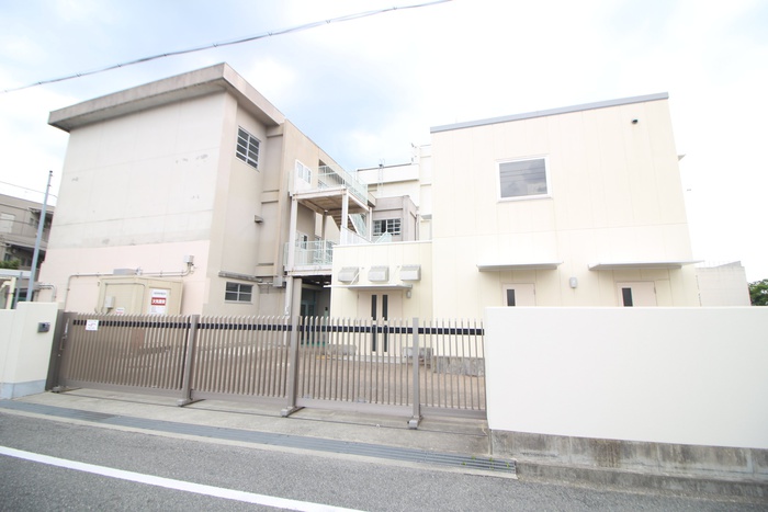 小学校　尼崎市立尼崎北小学校（小学校）まで350m