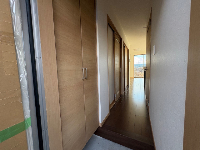 玄関　１０１号室の室内写真