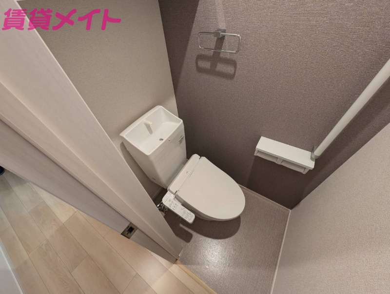 トイレ　同型参考写真