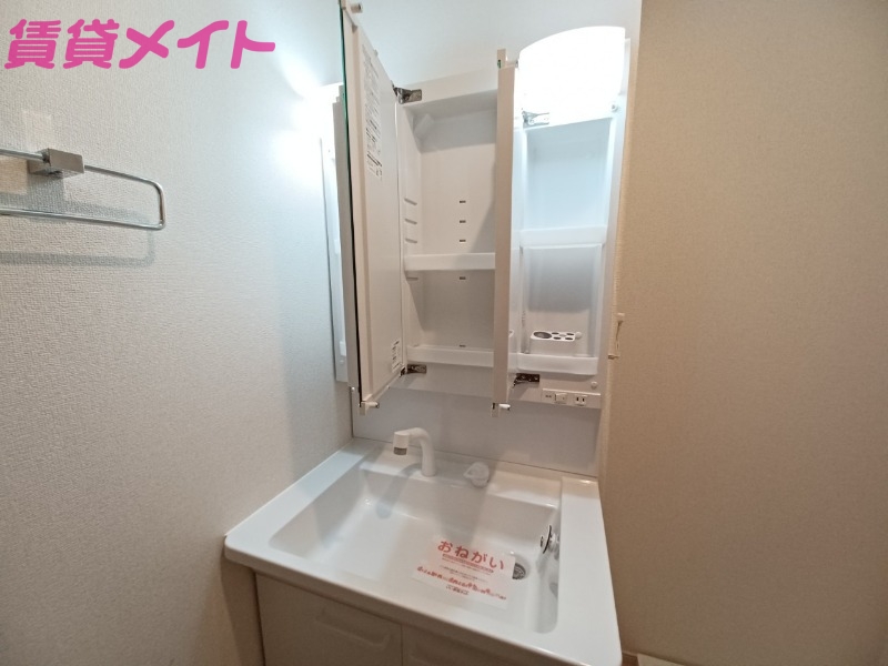 洗面設備　同型参考写真