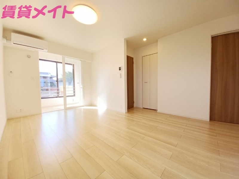 居室・リビング　同型参考写真