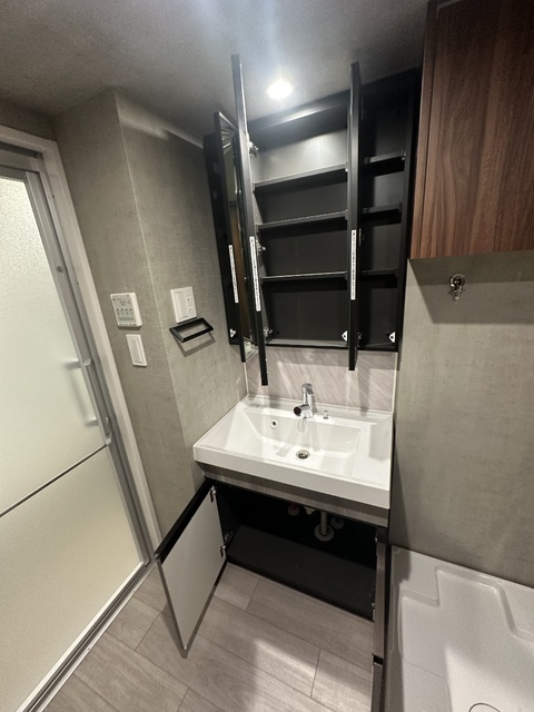 洗面設備　◆朝の支度に便利な洗髪洗面化粧台◆