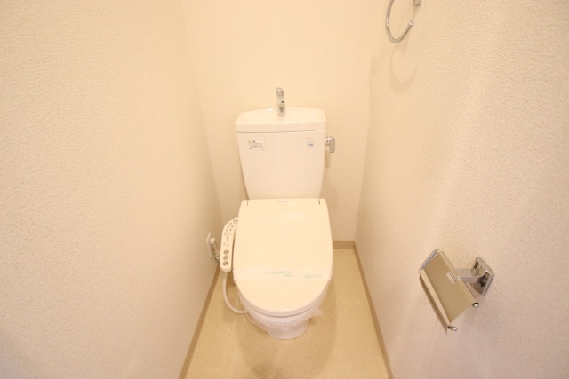 トイレ　※別室の参考写真の為、現況優先です。