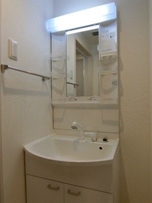 洗面設備　外観は落ち着いています