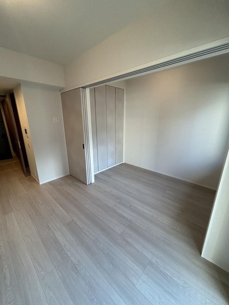 玄関　洋室（約3.5帖）