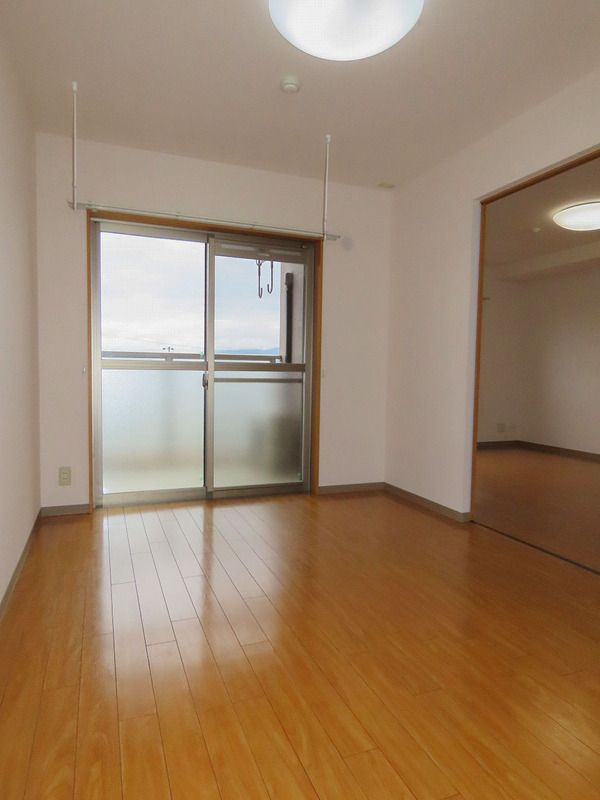 その他部屋・スペース　明るい色調の室内です