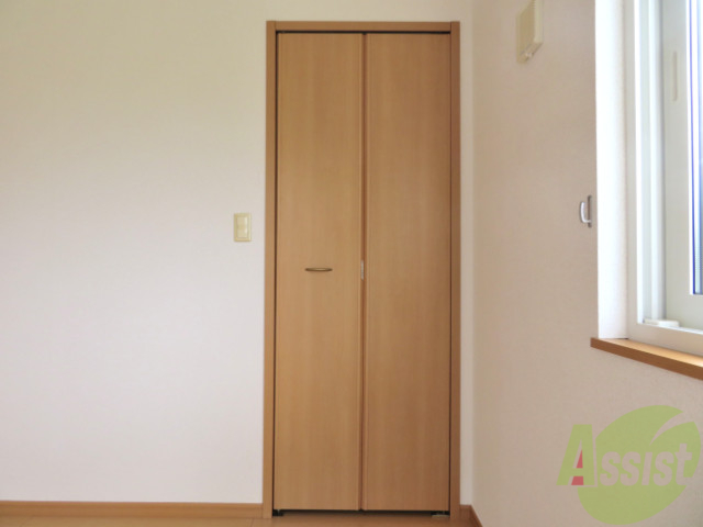 収納　クローゼットがありました。お洋服や荷物はここへ