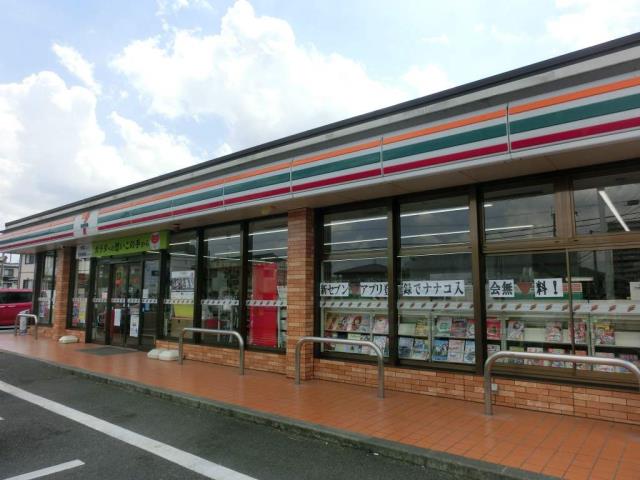 コンビニ　セブンイレブン（コンビニ）まで1369m