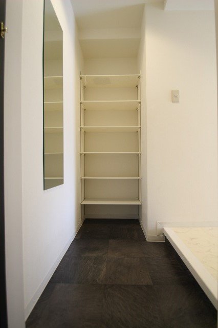 玄関　同物件、別号室のものです。