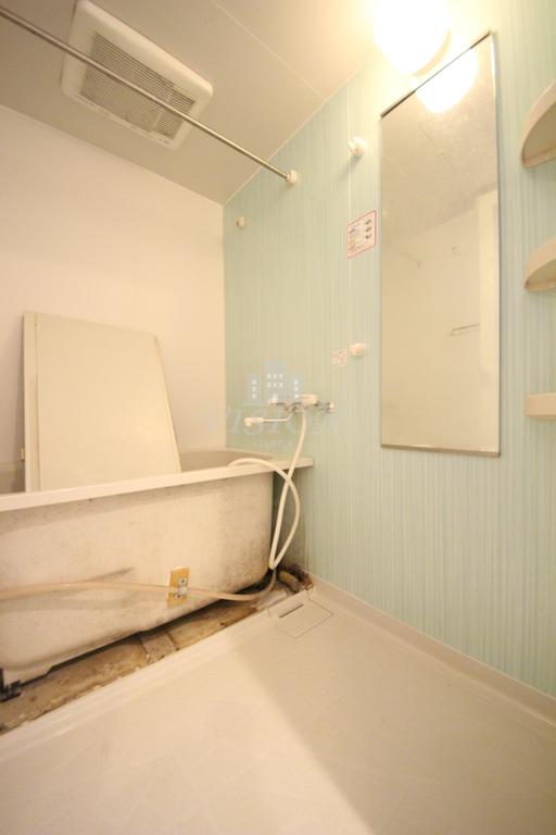 バス・シャワールーム　写真は別室のものです