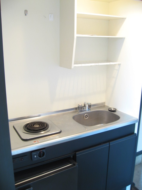 キッチン　電気コンロ付きです♪ 別部屋参考写真です