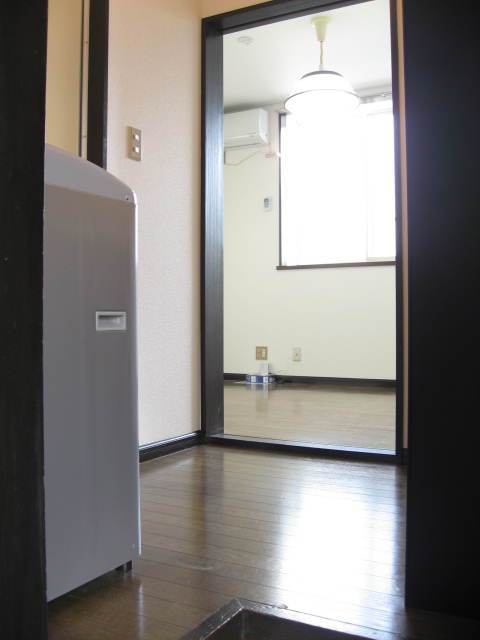 居室・リビング　別部屋参考写真です