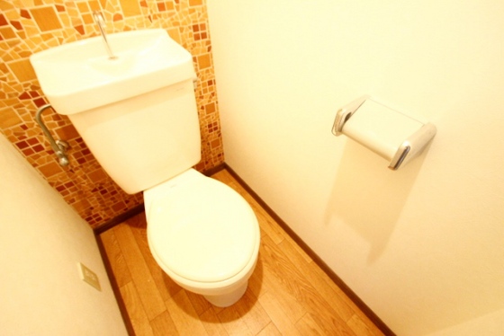 トイレ　※別のお部屋のお写真です。