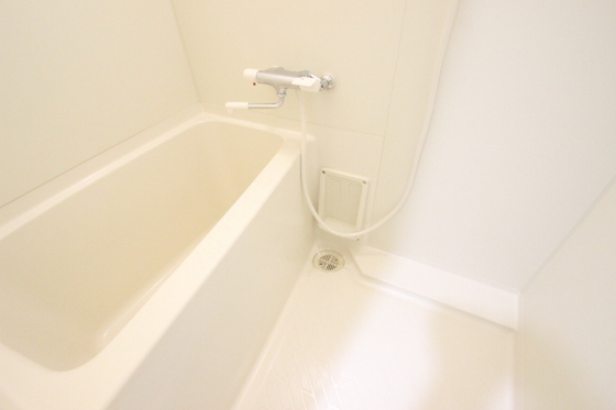 バス・シャワールーム　※別部屋の写真です