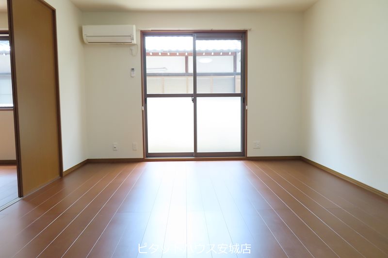 居室・リビング　別部屋参考写真