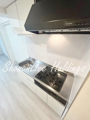 キッチン　３口コンロ付き♪