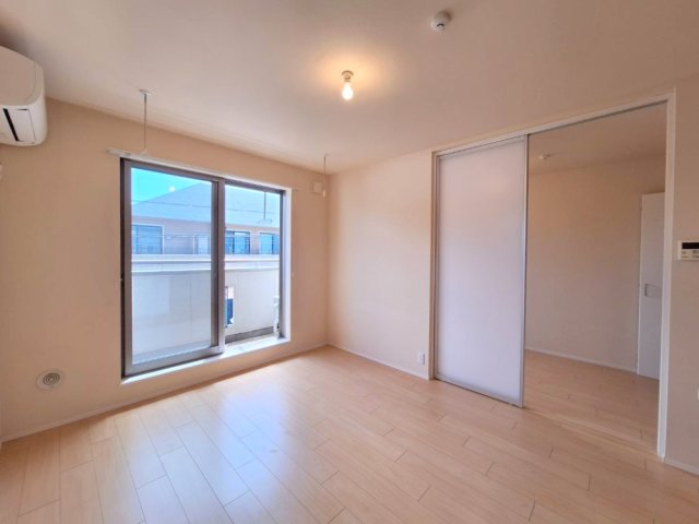 居室・リビング　※同建物別号室参考写真