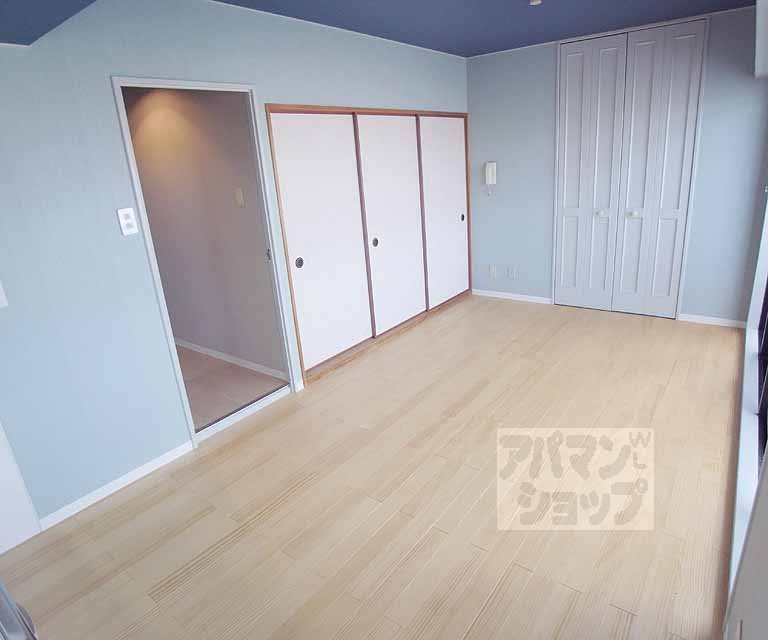 居室・リビング　東向きリビング。