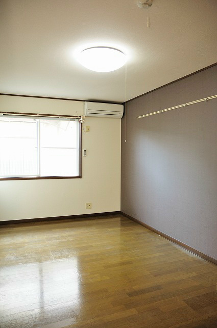 居室・リビング　洋室7.5畳　※写真は今回募集の部屋とは異なります