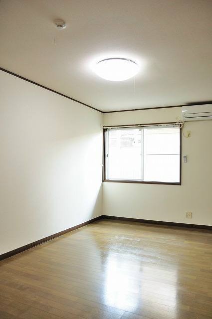 居室・リビング　洋室7.5畳　※写真は今回募集の部屋とは異なります