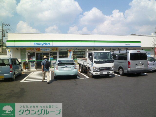 コンビニ　ファミリーマート世田谷粕谷店（コンビニ）まで430m