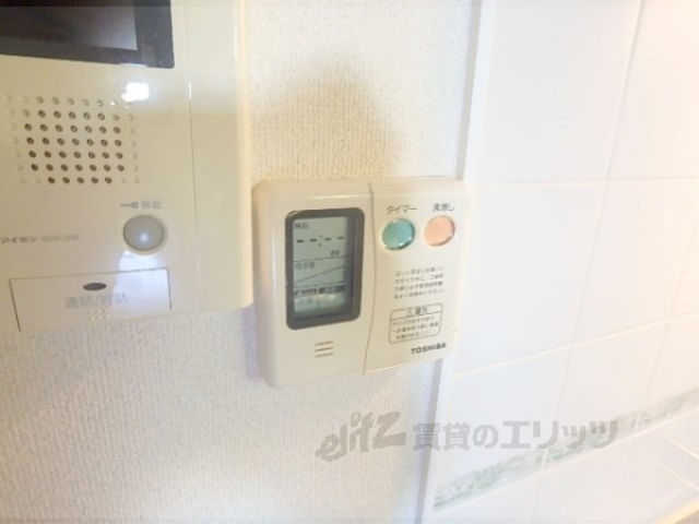 その他設備　給湯器リモコン