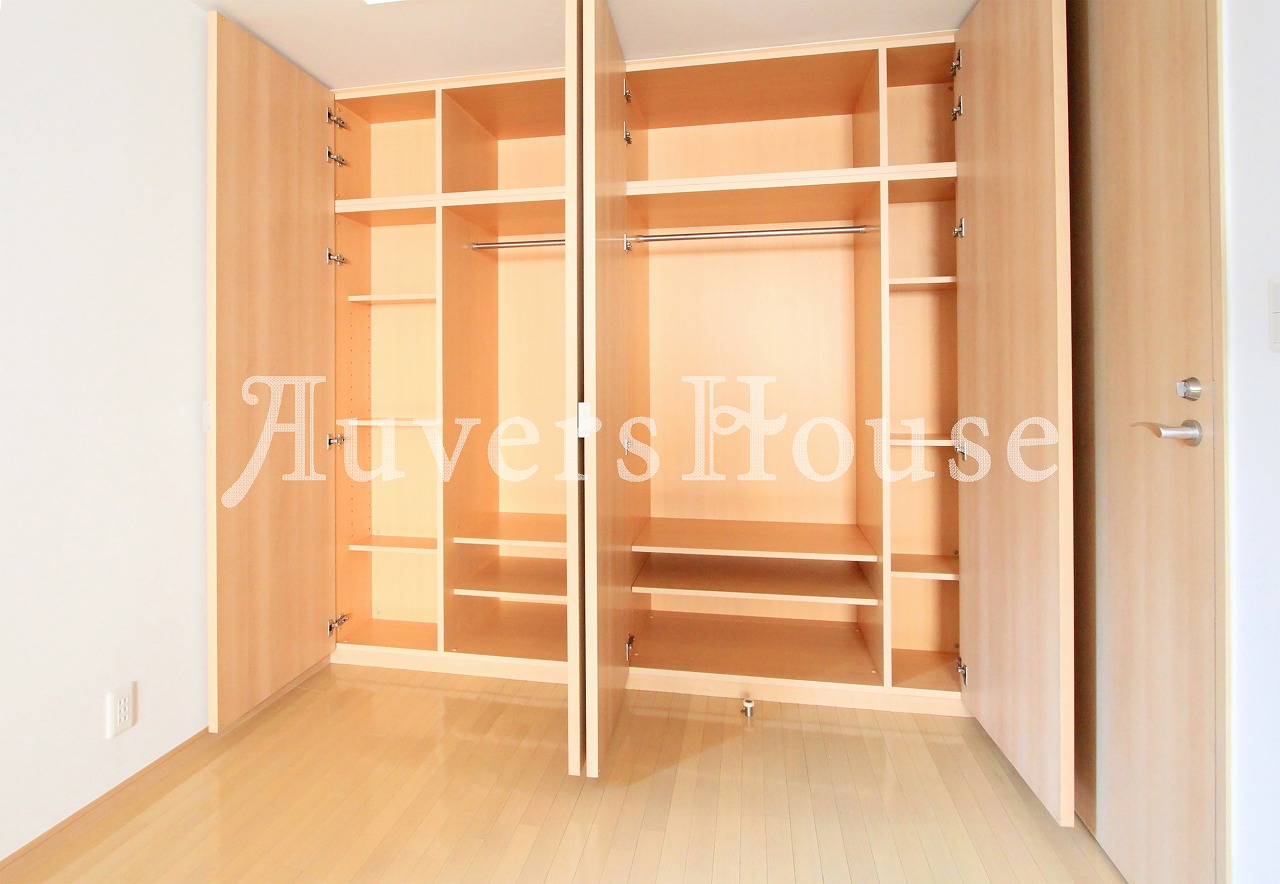 収納　高さと奥行があるクローゼット