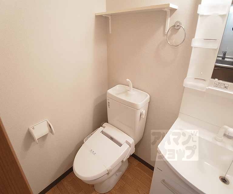 トイレ　「モデルルーム仕様につき家具家電は付きません」