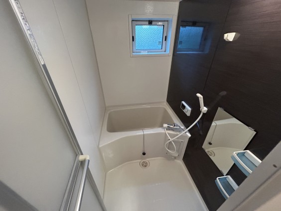 バス・シャワールーム　他室参考写真　便利な追焚機能付き