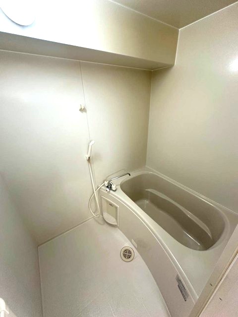 バス・シャワールーム　清潔感のある浴室です♪ゆったりお風呂に浸かって一日の疲れもリ