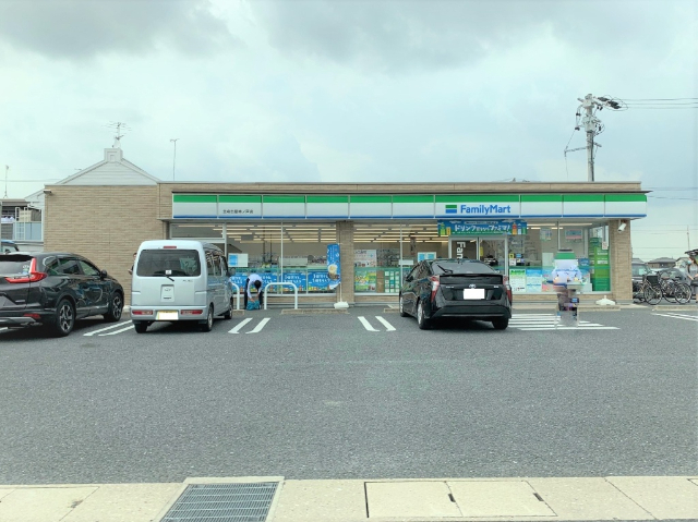 コンビニ　ファミリーマート北名古屋神ノ戸店（コンビニ）まで234m