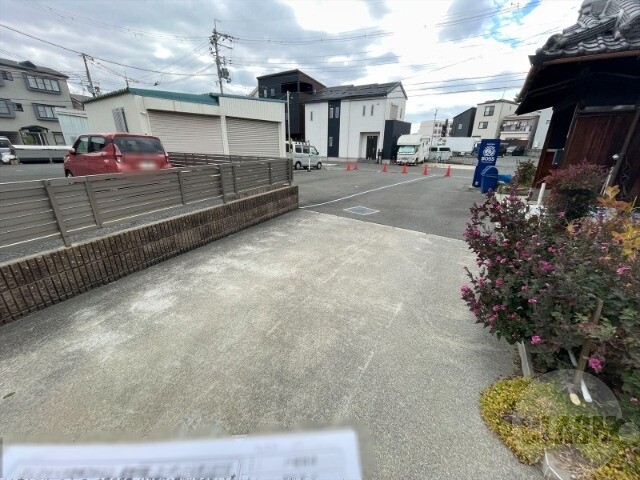 駐車場　駐車スペース