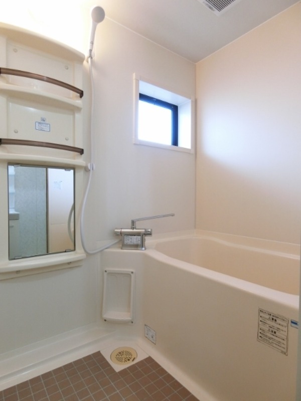 バス・シャワールーム　図面と現状に相違がある場合には現状を優先