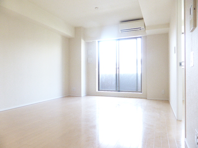 居室・リビング　内観1