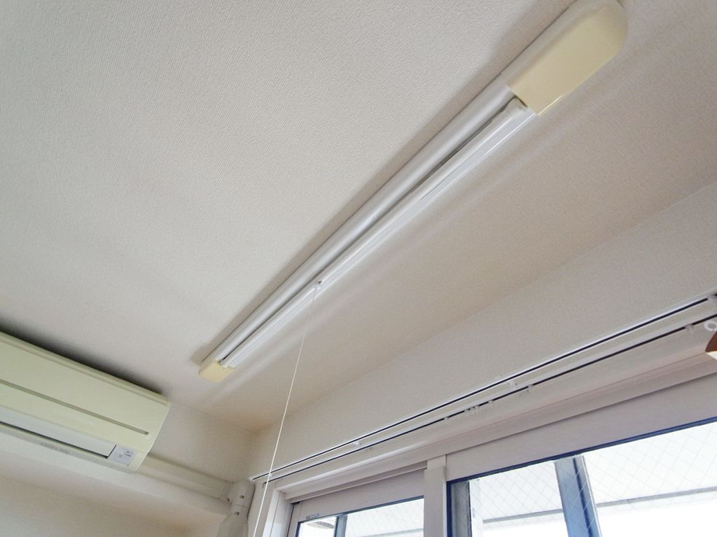 その他設備　室内物干し付