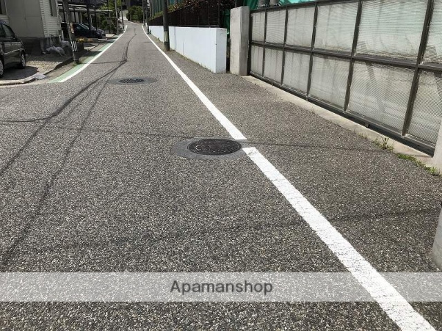 その他　前面道路（その他）まで0m