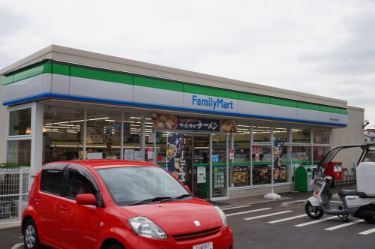 コンビニ　ファミリーマート 野川南台団地前店（コンビニ）まで847m