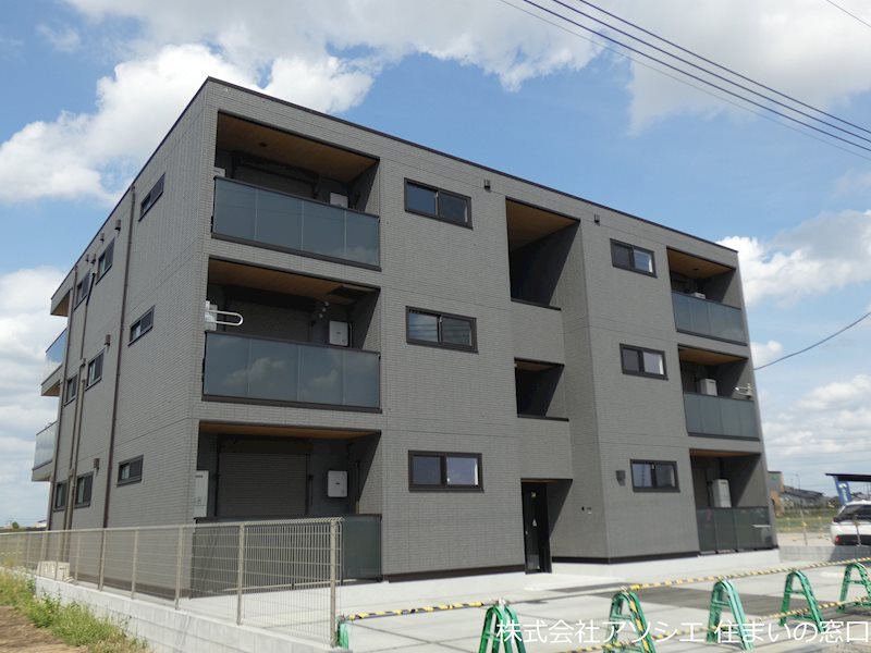 建物外観　雅のご紹介は住いの窓口アソシエにお任せ下さい。