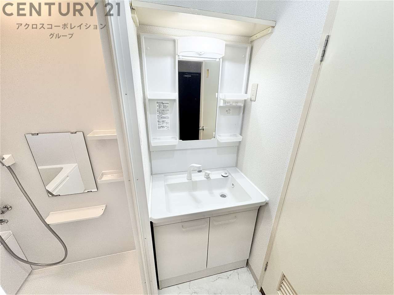 洗面設備　綺麗な洗面台