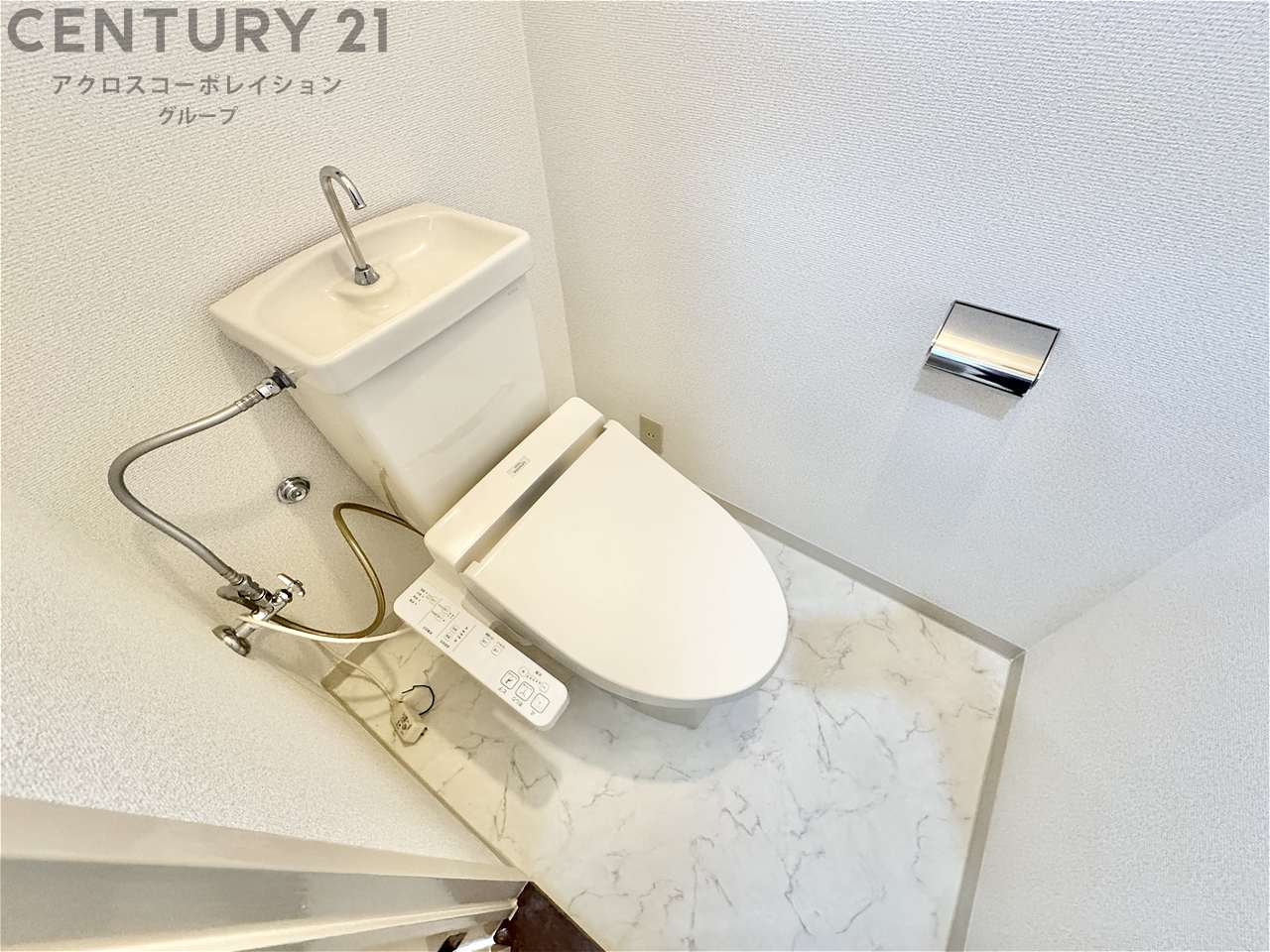 トイレ　ウォシュレット付き