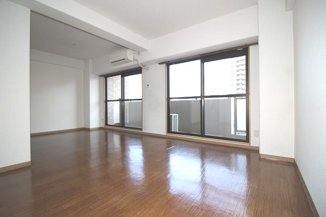 居室・リビング　居間です