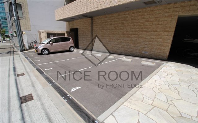 駐車場　レオンコンフォート大手通　駐輪場