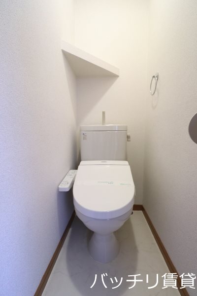 トイレ　別号室写真の為、現況を優先致します。