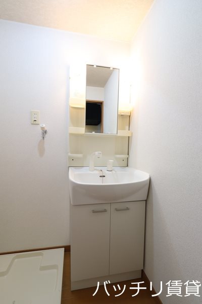 洗面設備　別号室写真の為、現況を優先致します。