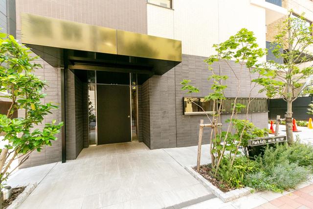 エントランス　落ち着いたエントランスです